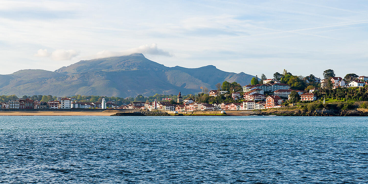 Green Shores: Exploring the Bay of Biscay and Iberian Coastline Green Shores: Exploring the Bay of Biscay and Iberian Coastline