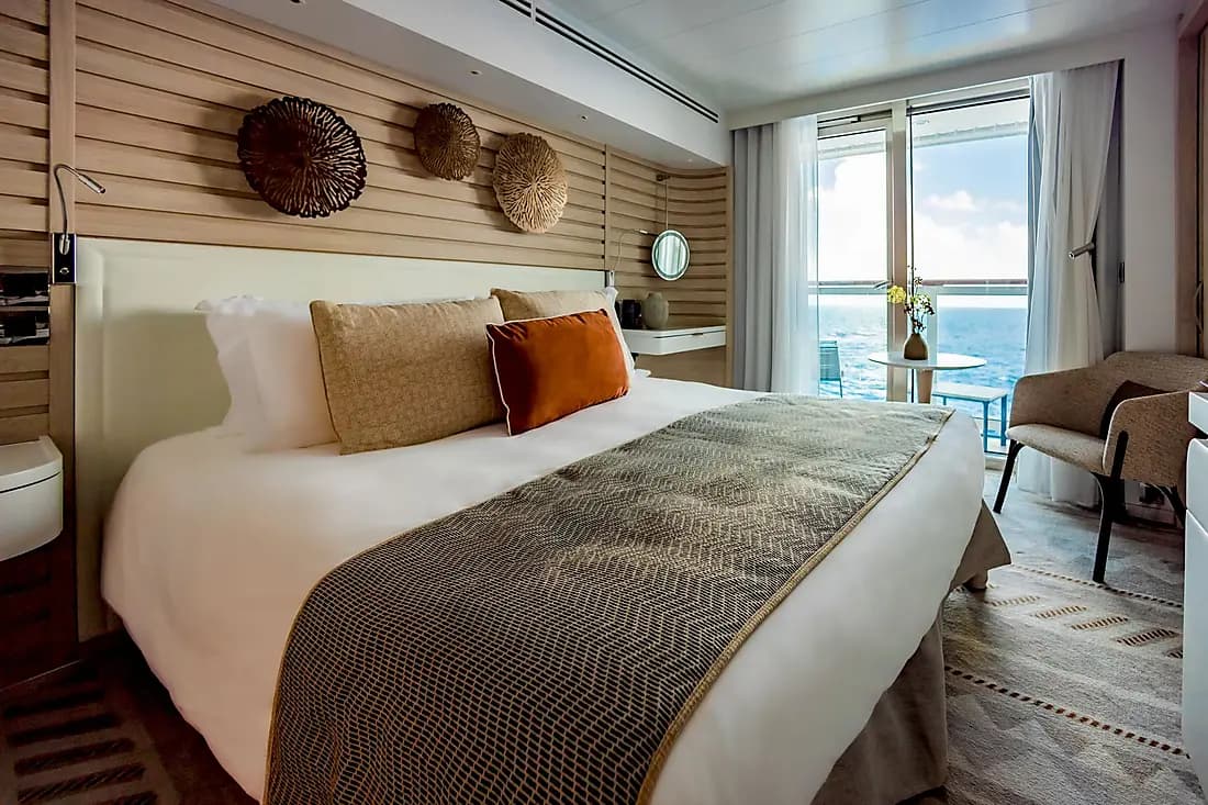 Carousel cabins: Upper decks balcony stateroom