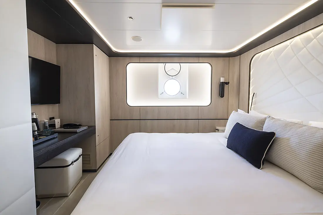 Carousel cabins: Window or Porthole Stateroom