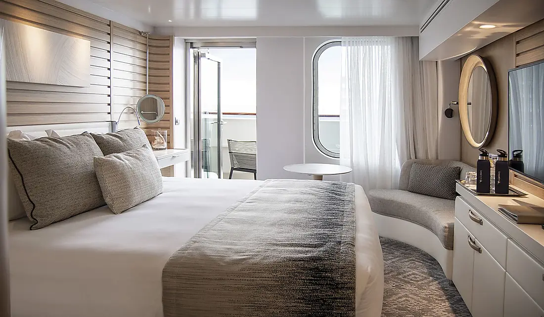 Carousel cabins: Lower deck balcony stateroom